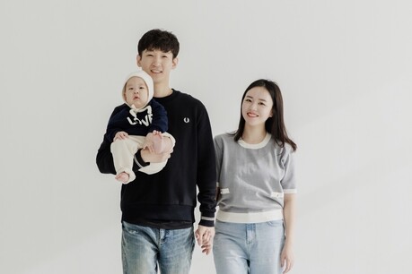 "육아와 일 균형이 가장 큰 고민... 주변 도움으로 버텨요"